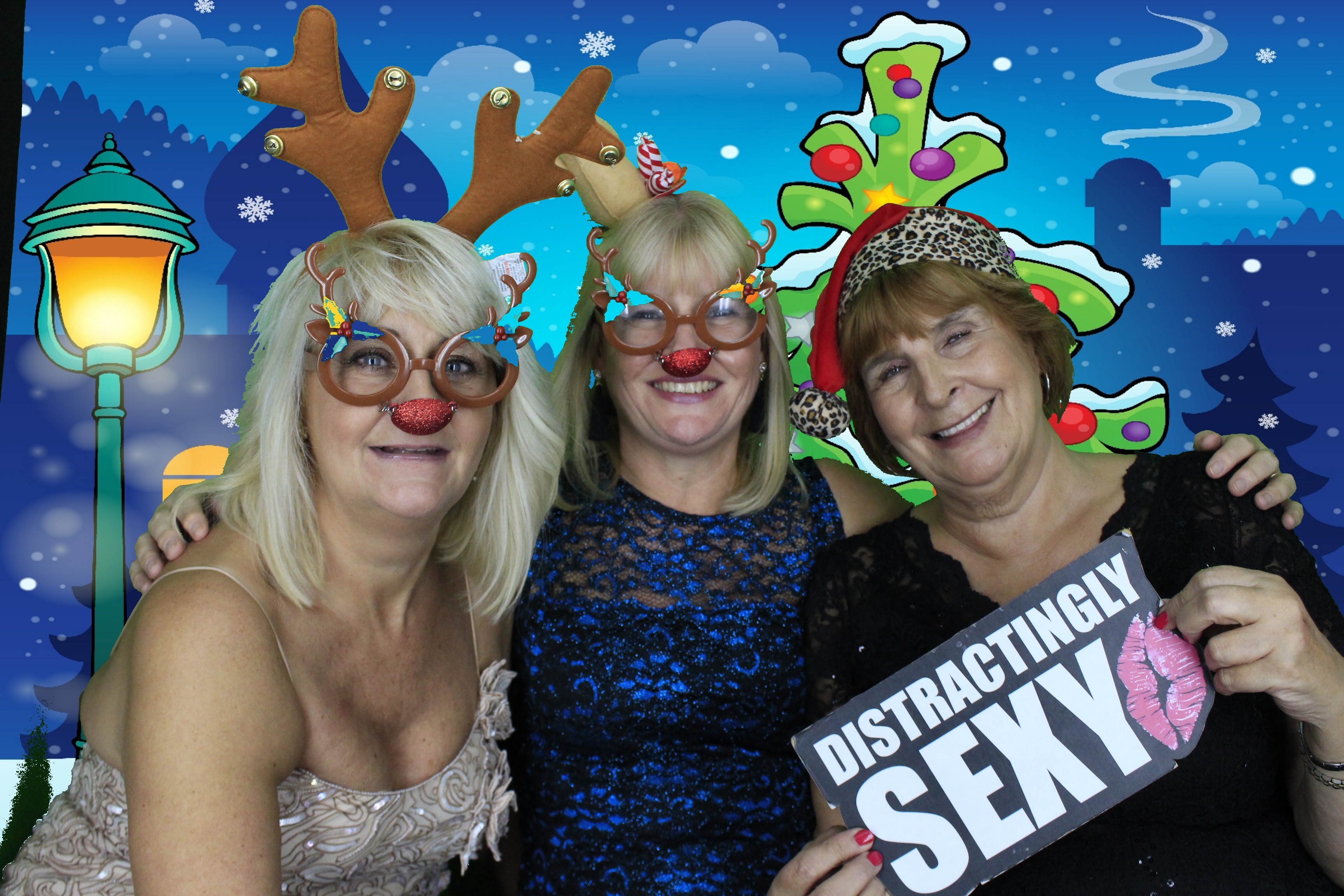 Silvermere Christmas Party  | View more photos from the event at gallery.myphotoboothexperience.co.uk/u/MyPhotoBoothExperienceLtd/Silvermere-Christmas-Party-0